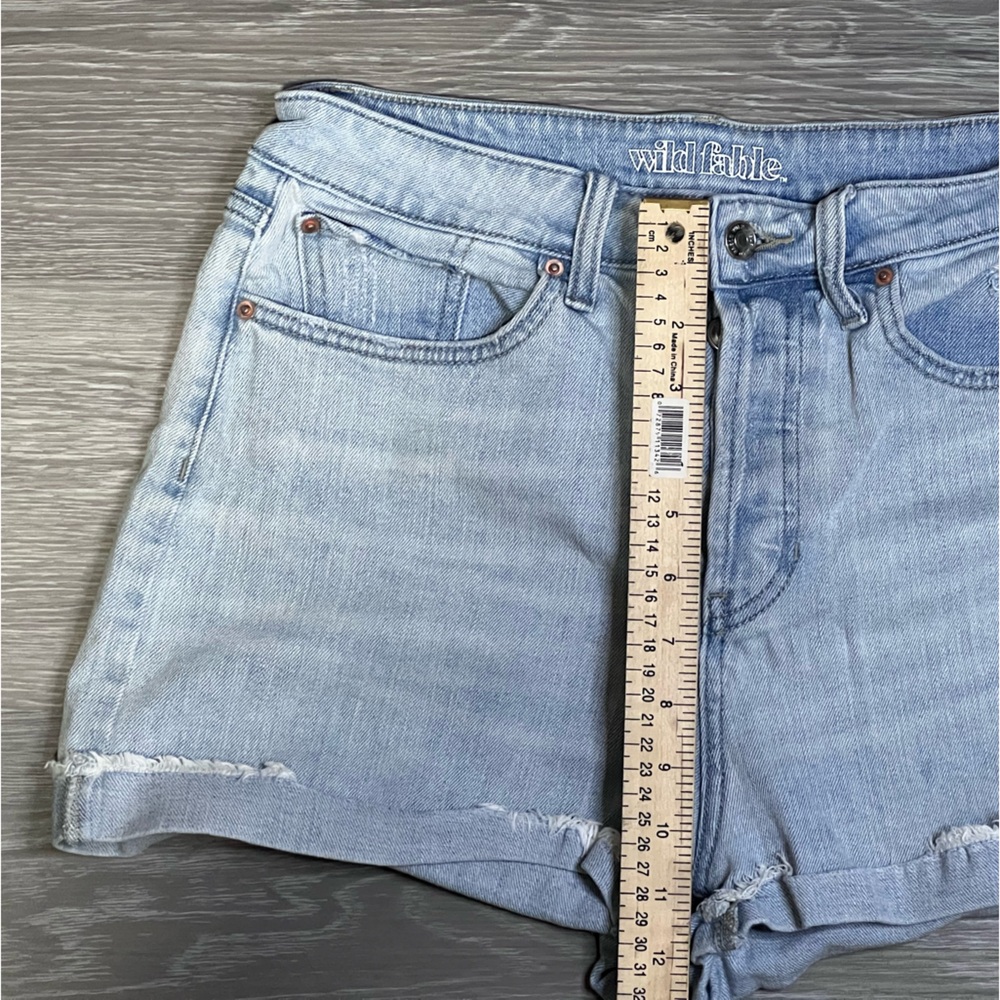 Wild Fable Light Blue Denim Shorts Size 8 - Picture 2 of 4